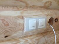 Монтаж выключателей в деревянном доме